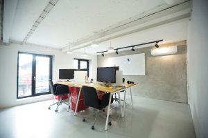 Aranżacja biura: jak stworzyć przestrzeń sprzyjającą produktywności?
